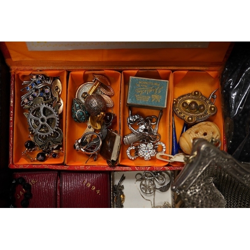 1917 - A quantity of assorted mainly costume jewellery including paste set brooches, necklaces, 925 items i... 