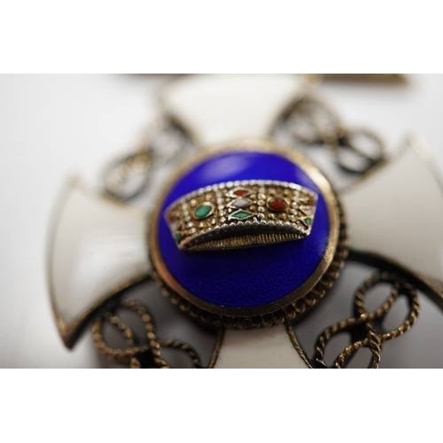 1926 - A North American yellow metal and two colour enamelled medallion, 23mm, with suspension brooch, broo... 