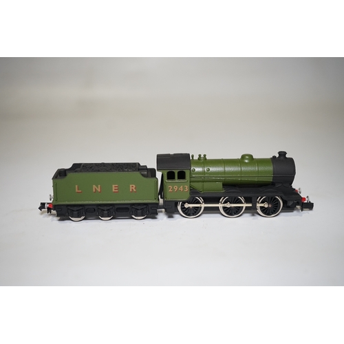 260 - Two boxed Union Mills Models N gauge railway LNER locomotives; a Class B12, 1565, and a Class J39, 2... 