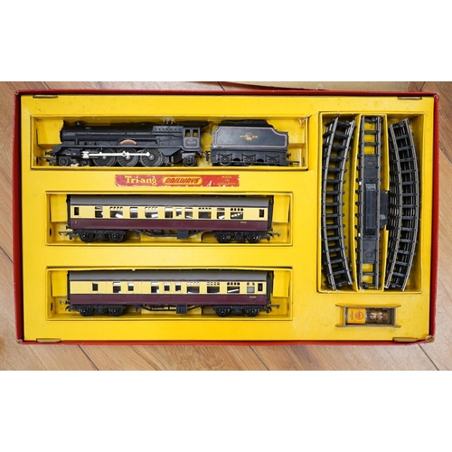 286 - Ten unboxed 00 gauge railway locomotives and three train sets by Hornby, Tri-ang Railways, etc. incl... 