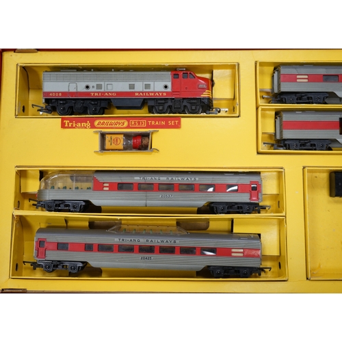 288 - A collection of Hornby Dublo and Tri-ang Railways 00 gauge railway contained within two original box... 