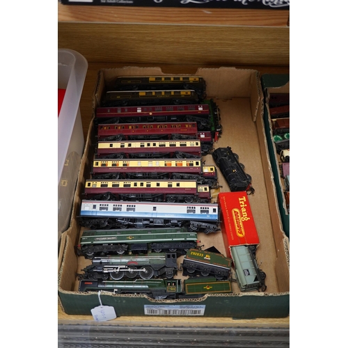 289 - A collection of Tri-ang Railways 00 gauge model railway, including  seven locomotives; a BR Class 31... 