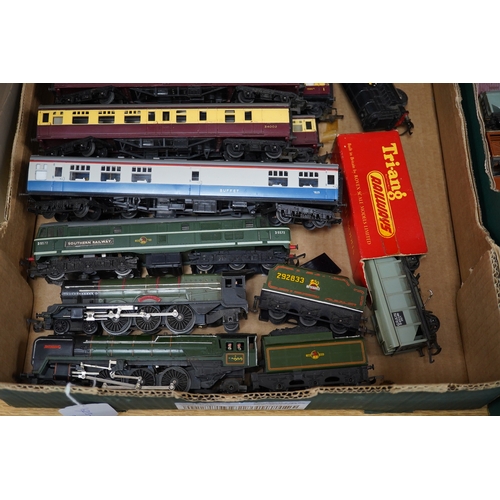 289 - A collection of Tri-ang Railways 00 gauge model railway, including  seven locomotives; a BR Class 31... 