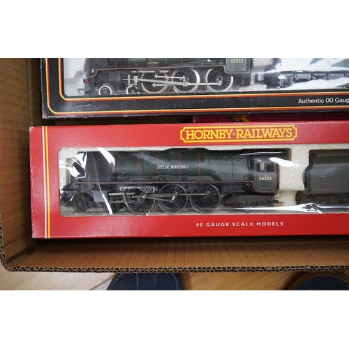 293 - Six boxed 00 gauge railway locomotives by Hornby Railways, etc. including; a BR Class B17/4 (R.133),... 