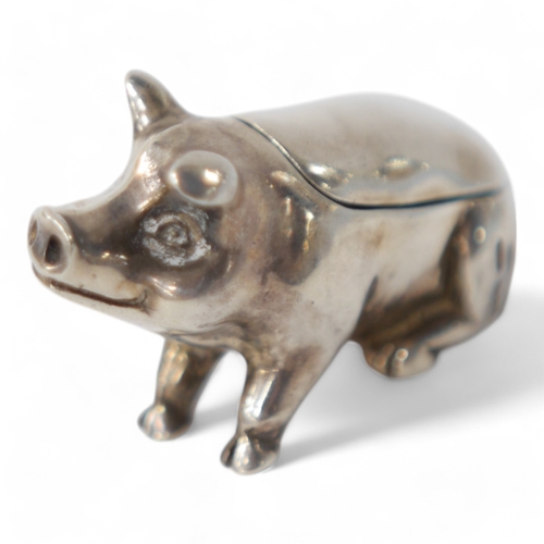 832 - A modern silver pig condiment, Chamberlain Clarke Partnership, London, 1998, 46mm, 54 grams, Conditi... 