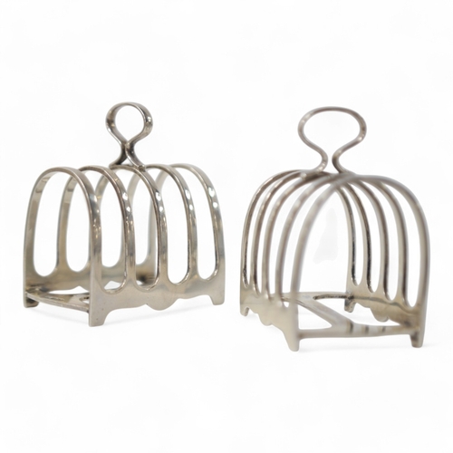 841 - A pair of George V silver five bar toast racks, by Walker & Hall, Sheffield, 1933, length 79mm, 8.5o... 