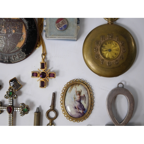 901 - A quantity of assorted Victorian and later jewellery including a white metal, garnet, split pearl an... 