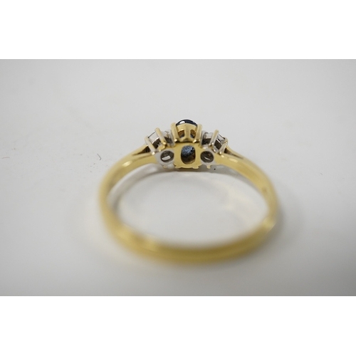 916 - A modern 18ct gold, single stone sapphire and two stone diamond set ring, size Q, gross weight 3 gra... 