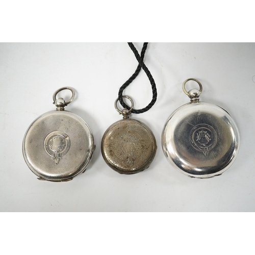 933 - A George V Waltham silver open faced key wind pocket watch (a.f.), a 935 white metal open faced pock... 