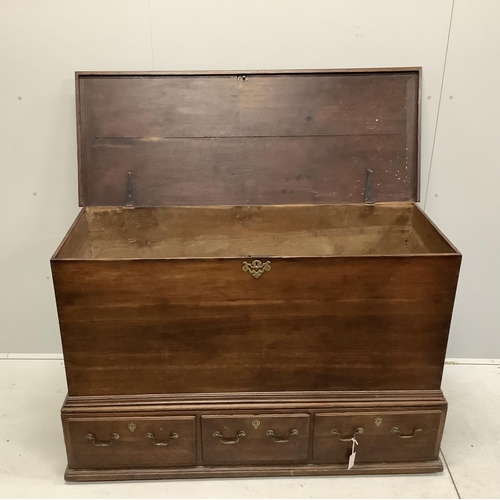 1022 - An 18th century oak mule chest, width 143cm, depth 55cm, height 98cm. Condition - fair