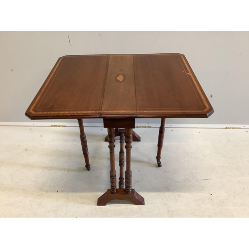 1109 - A late Victorian satinwood banded mahogany Sutherland table, width 61cm, depth 16cm, height 63cm. Co... 