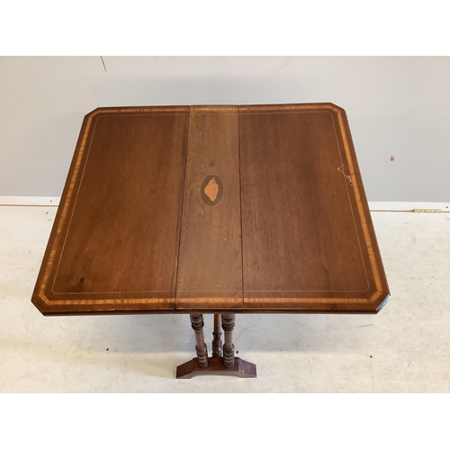 1109 - A late Victorian satinwood banded mahogany Sutherland table, width 61cm, depth 16cm, height 63cm. Co... 