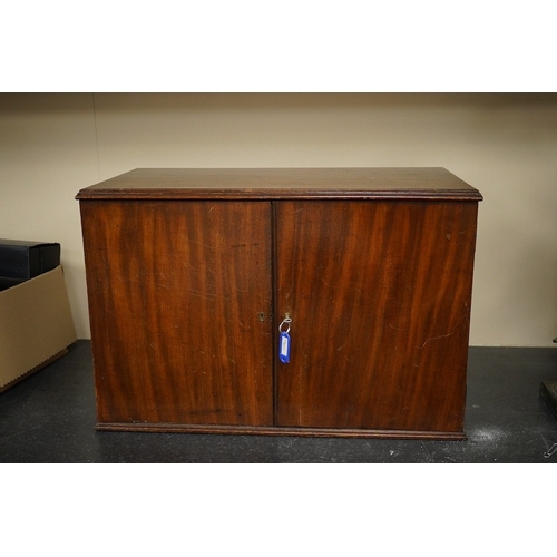 1458 - A 19th century mahogany coin collectors cabinet