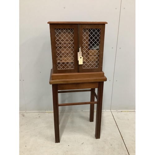 1460 - A modern mahogany coin collector's cabinet on stand