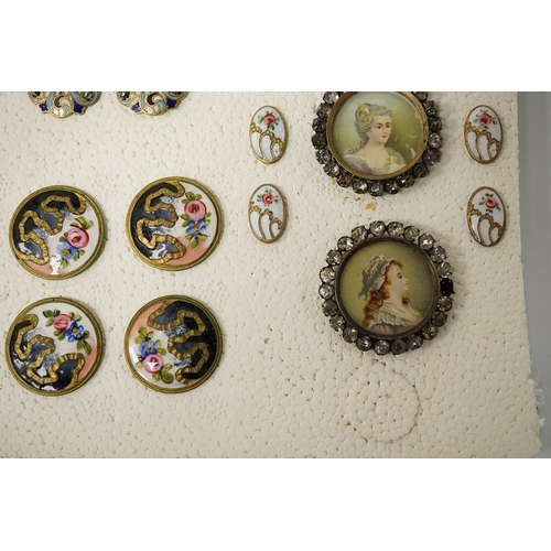 451 - A collection of 29 assorted decorative buttons, circa 1900, largest 36mm;Condition - the paste butto... 