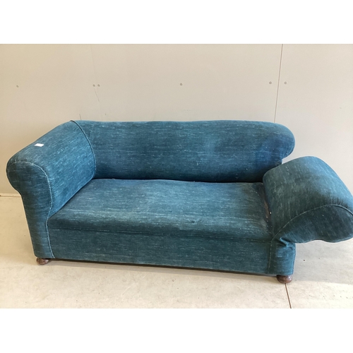 61 - An early 20th century upholstered drop arm Chesterfield settee, width 160cm, depth 79cm, height 68cm... 