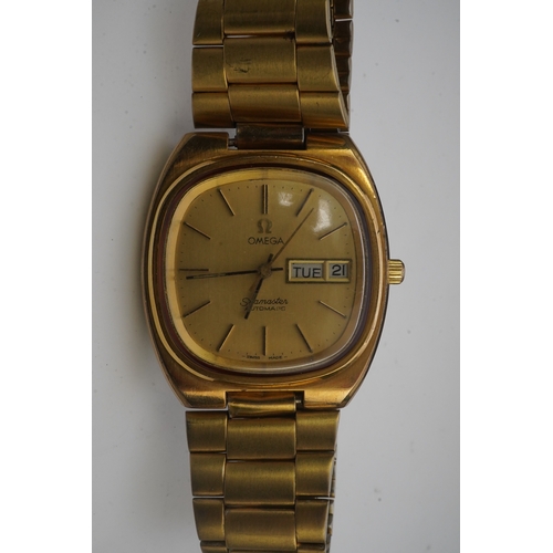 124 - A gentleman's early 1980's steel and gold plated Omega Seamaster Automatic wrist watch, on a stainle... 