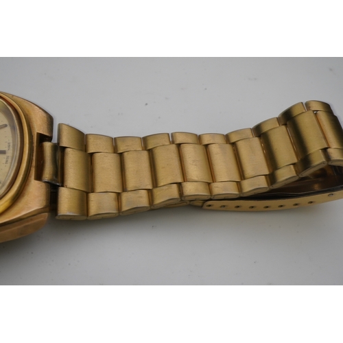 124 - A gentleman's early 1980's steel and gold plated Omega Seamaster Automatic wrist watch, on a stainle... 