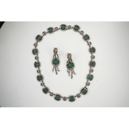 392 - An emerald and rock crystal demi-parure, France, early 20th century, comprising: a necklace, compose... 