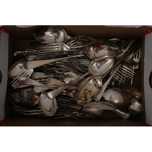 60 - A harlequin part canteen of Edwardian and later silver Old English pattern flatware, various dates a... 