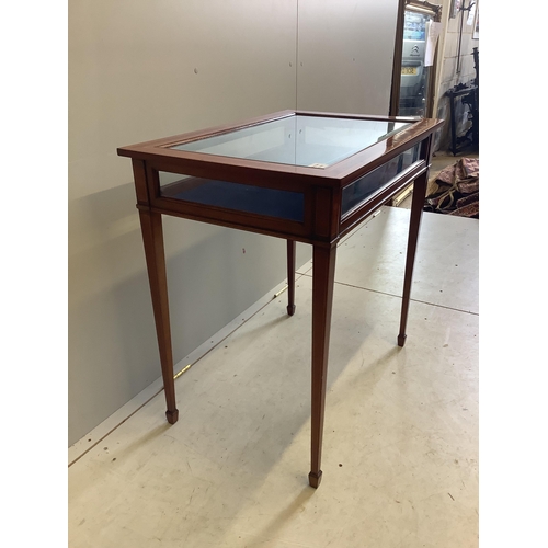 1100 - A reproduction inlaid mahogany bijouterie table, width 77cm, depth 52cm, height 76cm. Condition - go... 