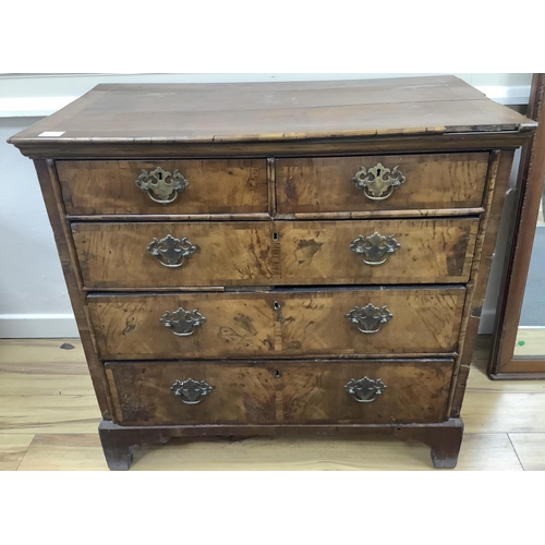 1138 - An 18th century walnut chest of drawers, width 96cm, depth 53cm, height 92cm. Condition - poor... 