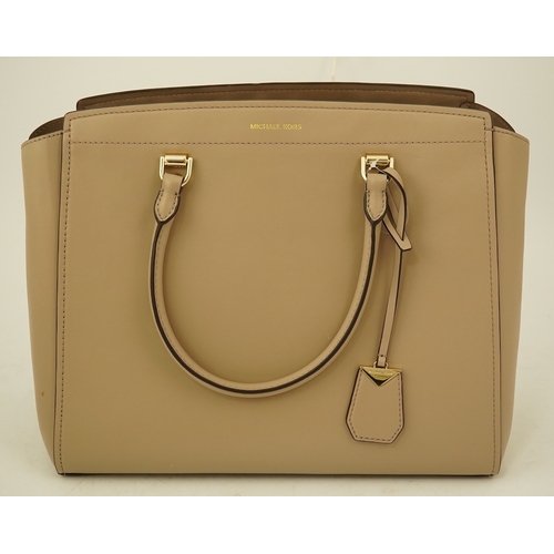 1251 - A Michael Kors taupe leather handbag