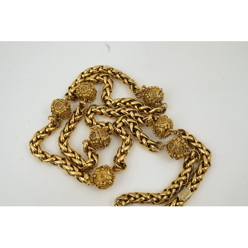 1273 - A Chanel style 1970's necklace