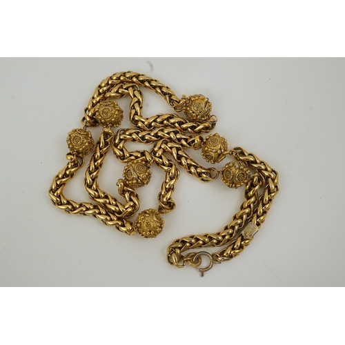 1273 - A Chanel style 1970's necklace