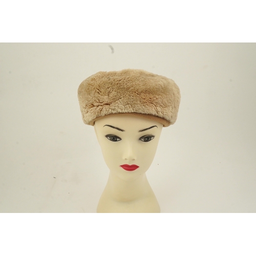 1289 - A 1950's lady's fur hat formerly the property of Audrey Hepburn In the late 1950's Audrey Hepburn at... 