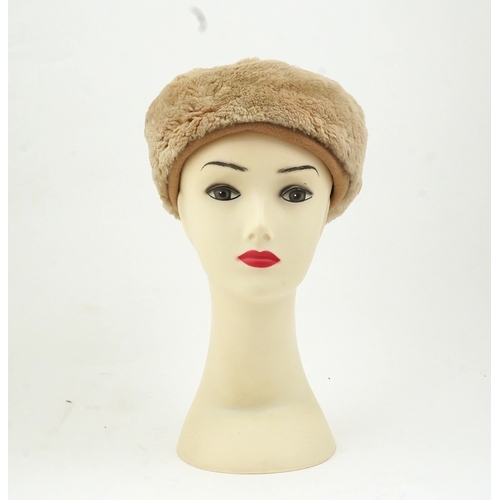 1289 - A 1950's lady's fur hat formerly the property of Audrey Hepburn In the late 1950's Audrey Hepburn at... 