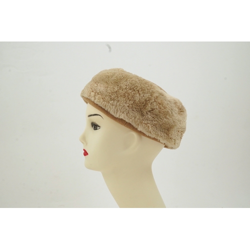 1289 - A 1950's lady's fur hat formerly the property of Audrey Hepburn In the late 1950's Audrey Hepburn at... 