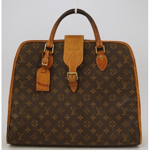 1302 - A Louis Vuitton handbag