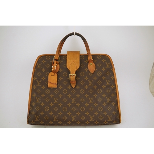 1302 - A Louis Vuitton handbag