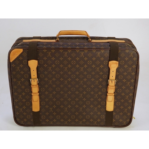 1318 - A Louis Vuitton suitcase