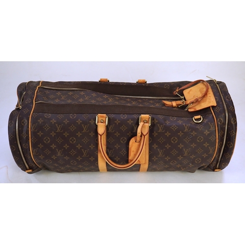 1319 - A Louis Vuitton larger shoulder bag