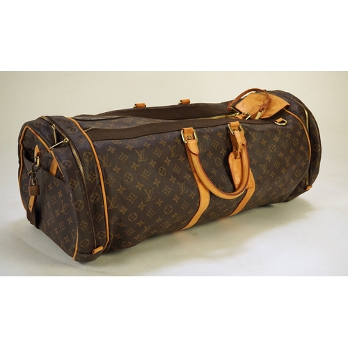 1319 - A Louis Vuitton larger shoulder bag