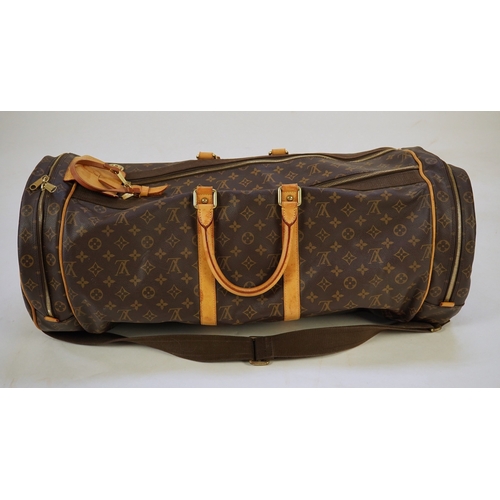 1319 - A Louis Vuitton larger shoulder bag