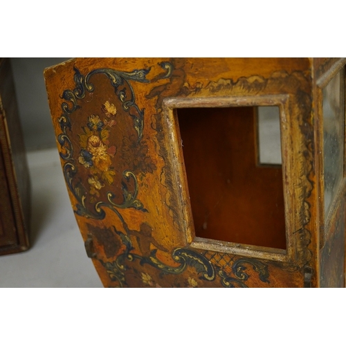 1369 - A Venetian painted wooden model of a sedan chair, probably designed for a doll, 36cm high. Condition... 