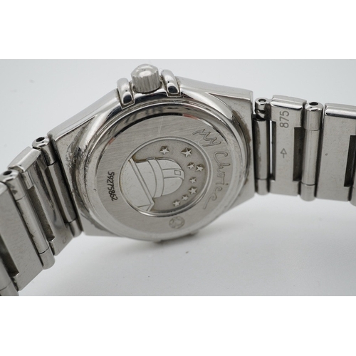 903 - A lady's 2006 stainless steel Omega Constellation quartz wrist watch, with mother of pearl dial, ref... 