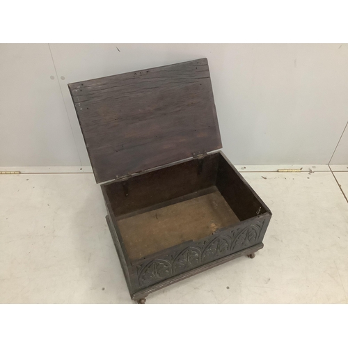 1109 - An 18th century oak bible box, width 51cm, depth 34cm, height 28cm. Condition - fair
