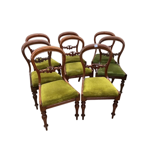 1027 - A George III satinwood banded mahogany D end extending dining table, with two spare leaves, 284cm ex... 