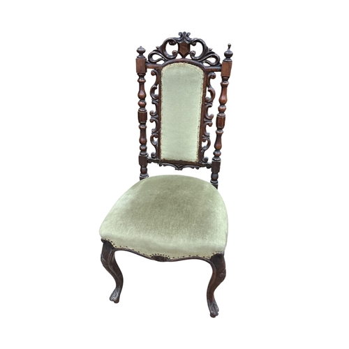 2060 - A pair of Victorian carved walnut side chairs, width 46cm, depth 40cm, height 98cm