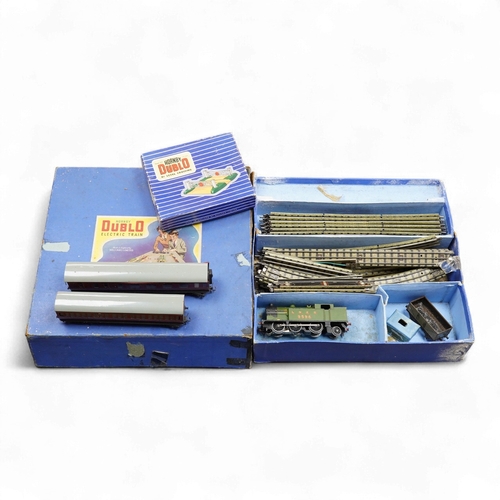 253 - A small collection of Hornby Dublo railway for 3-rail running, including; an LNER class N2, 0-6-2T l... 