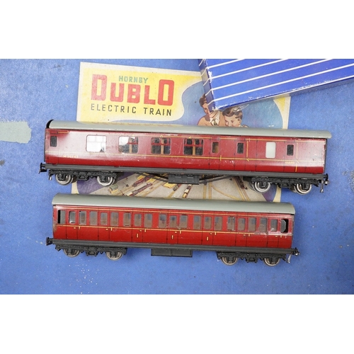 253 - A small collection of Hornby Dublo railway for 3-rail running, including; an LNER class N2, 0-6-2T l... 