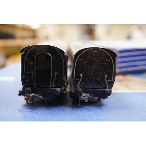 253 - A small collection of Hornby Dublo railway for 3-rail running, including; an LNER class N2, 0-6-2T l... 