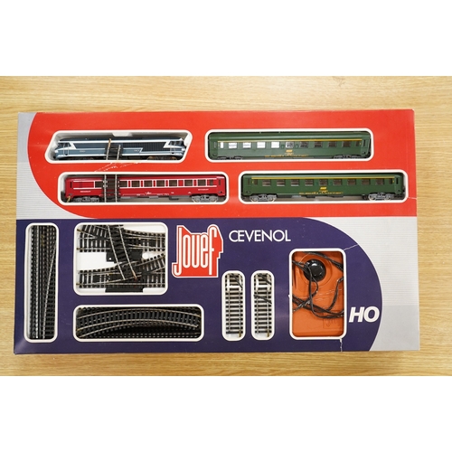 258 - A collection of 00 gauge model railway, including three box train sets by Jouef, Mainline and Hornby... 