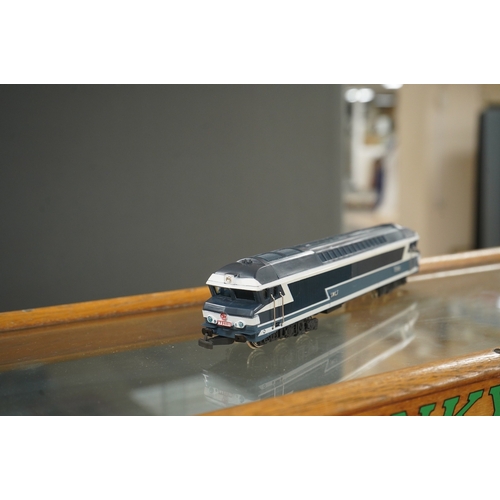 258 - A collection of 00 gauge model railway, including three box train sets by Jouef, Mainline and Hornby... 