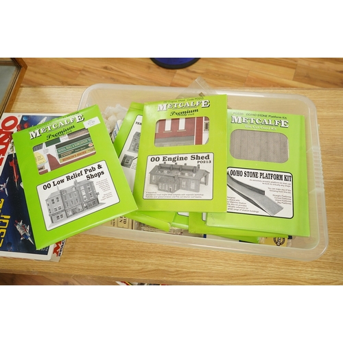 258 - A collection of 00 gauge model railway, including three box train sets by Jouef, Mainline and Hornby... 