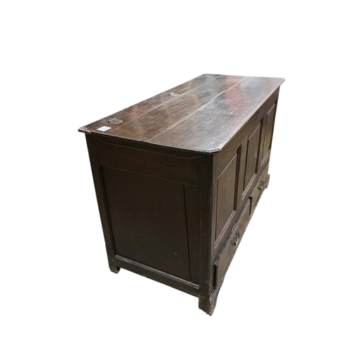 1089 - An 18th century panelled oak mule chest, width 121cm, depth 53cm, height 74cm